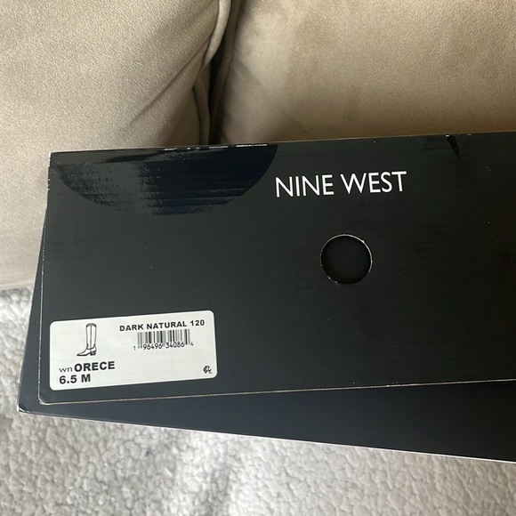 Nine West suede 6.5 boot - Picture 4 of 5